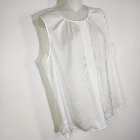 CAbi Women Snap Blouse Sleeveless Large White Sheer Lightweight Business Neutral - Picture 3 of 9